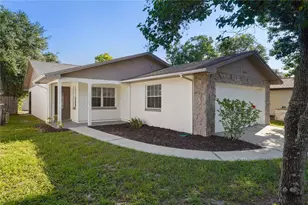 10519 Wyndcliff Dr, Orlando, FL 32817 - Photo 2