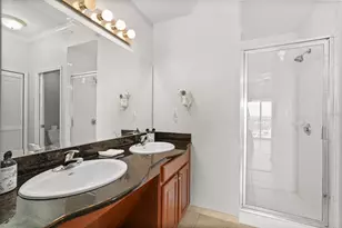 8101 Resort Village Dr, Orlando, FL 32821 - Photo 34