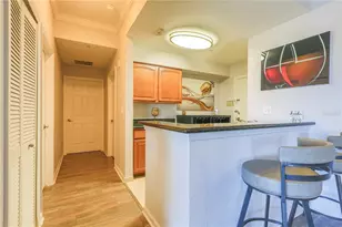 8101 Resort Village Dr, Orlando, FL 32821 - Photo 32