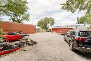 4407 N John Young Pkwy, Orlando, FL 32804 - Photo 20