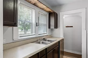 25 E Pinecrest Ave, Eustis, FL 32726 - Photo 16