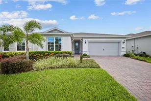 2698 River Creek Ln, Saint Cloud, FL 34771 - Photo 2