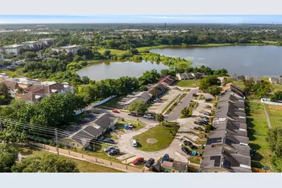 1073 Woodman Way, Orlando, FL 32818 - Photo 2