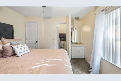 1073 Woodman Way, Orlando, FL 32818 - Photo 10