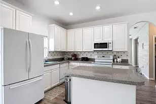 799 Hacienda Cir, Kissimmee, FL 34741 - Photo 10