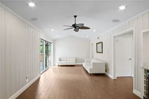 1228 Spring Lake Dr, Orlando, FL 32804 - Photo 14