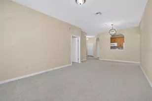 1353 Venezia Ct, Davenport, FL 33896 - Photo 4