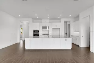 938 Tassleflower Trl, Saint Cloud, FL 34771 - Photo 2