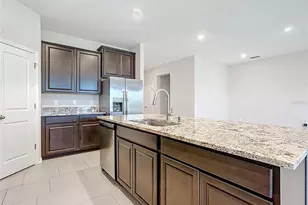 3508 Crescent Peak Wy, Plant City, FL 33565 - Photo 12