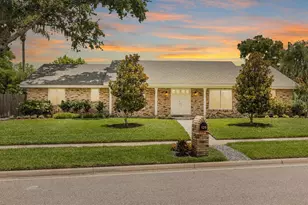 125 White Oak Cir, Maitland, FL 32751 - Photo 1