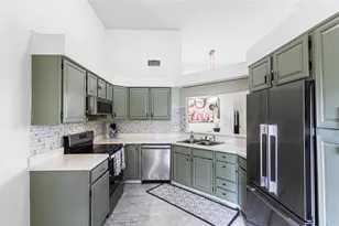 1232 St Tropez Cir, Orlando, FL 32806 - Photo 10