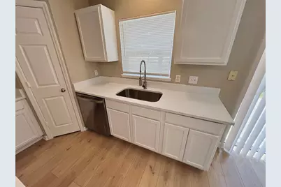 1418 Sarasota Drive, Kissimmee, FL 34759 - Photo 6