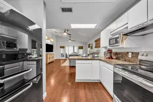 31100 Pocono St, Sorrento, FL 32776 - Photo 16