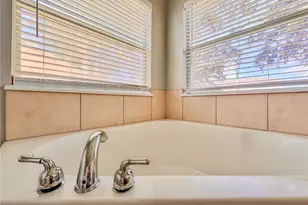 2756 Club Cortile Cir, Kissimmee, FL 34746 - Photo 14