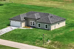 8732 Hampshire Dr, Sebring, FL 33876 - Photo 2