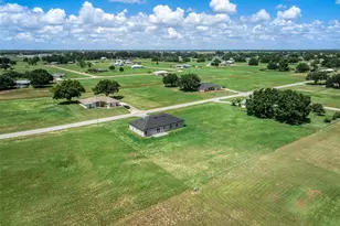 8732 Hampshire Dr, Sebring, FL 33876 - Photo 4