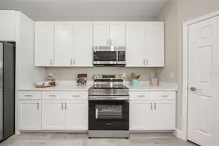 8732 Hampshire Dr, Sebring, FL 33876 - Photo 18