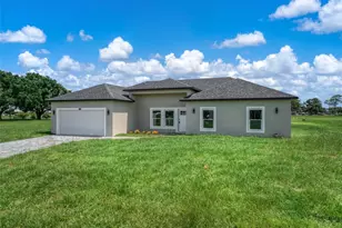 8732 Hampshire Dr, Sebring, FL 33876 - Photo 1