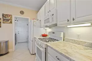 13213 Palmilla Cir, Dade City, FL 33525 - Photo 4