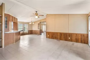 127 E Northside Dr, Lake Wales, FL 33853 - Photo 4