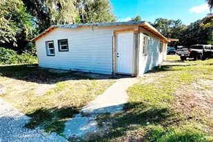 921 S Salisbury Ave, Deland, FL 32720 - Photo 4