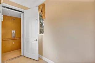 1420 Emerald Dunes Dr, Sun City Center, FL 33573 - Photo 6