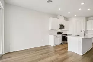 9016 Venetia Ct, Palmetto, FL 34221 - Photo 6