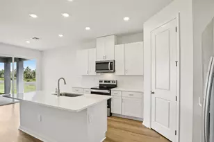 9016 Venetia Ct, Palmetto, FL 34221 - Photo 16