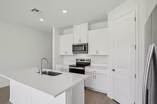 13314 Shellmore Ave, Palmetto, FL 34221 - Photo 10