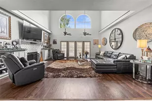 32137 Wolf Branch Ln, Sorrento, FL 32776 - Photo 16