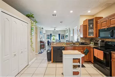 10146 Shadow Creek Drive, Orlando, FL 32832 - Photo 8