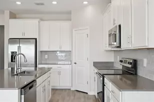 7113 Dilly Lake Ave, Groveland, FL 34736 - Photo 44