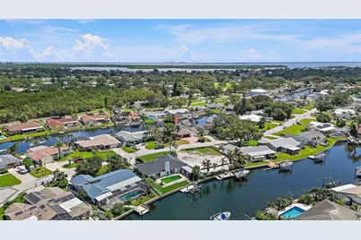 1357 52nd Avenue NE, Saint Petersburg, FL 33703 - Photo 8