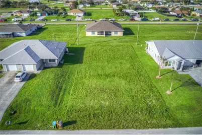 833 NE 15th Lane, Cape Coral, FL 33909 - Photo 8