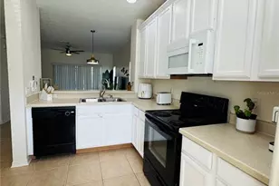 3660 Wilshire Way Rd, Orlando, FL 32829 - Photo 4