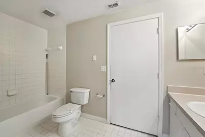 5572 Metrowest Boulevard #202, Orlando, FL 32811 - Photo 12