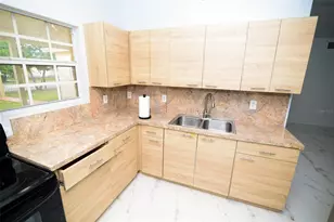 298 NW 104th St, Miami, FL 33150 - Photo 26