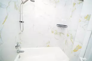 298 NW 104th St, Miami, FL 33150 - Photo 16