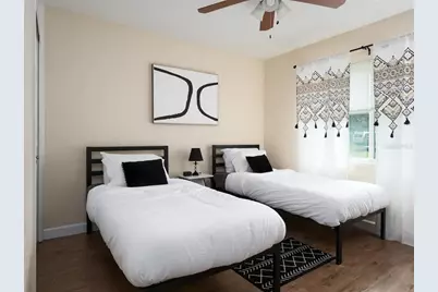 1425 NE 13th Street, Gainesville, FL 32601 - Photo 6