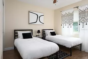 1425 NE 13th St, Gainesville, FL 32601 - Photo 6