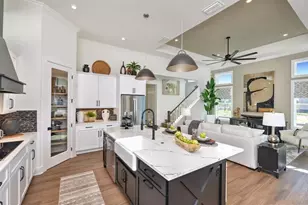 10040 Peebles St, Orlando, FL 32827 - Photo 4