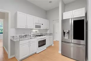 1042 Avenida Sonoma, Lady Lake, FL 32159 - Photo 14