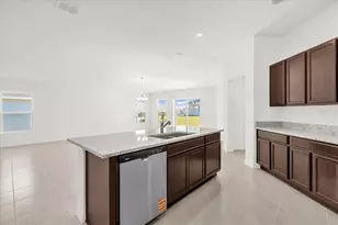 560 Mahogany Wy, Dundee, FL 33838 - Photo 6