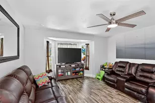 635 Moss Park Ct, Kissimmee, FL 34743 - Photo 6