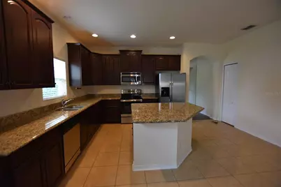 708 Lake Tarpon Way, Groveland, FL 34736 - Photo 2