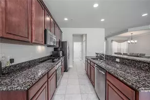 1323 Gilford Point Ln, Davenport, FL 33896 - Photo 14