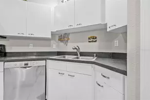 1050 Starkey Rd, Largo, FL 33771 - Photo 12