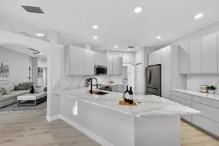 11019 Pine Lilly Pl, Lakewood Ranch, FL 34202 - Photo 10