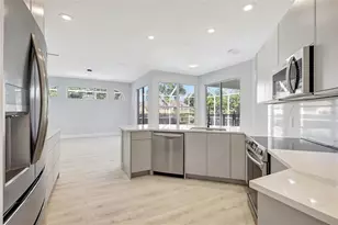 11019 Pine Lilly Pl, Lakewood Ranch, FL 34202 - Photo 10