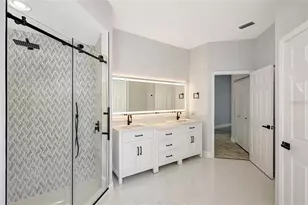 11019 Pine Lilly Pl, Lakewood Ranch, FL 34202 - Photo 18